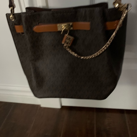 Michael Kors Dark Brown Shoulder Bag with Gold Accents - Picture 6 of 9